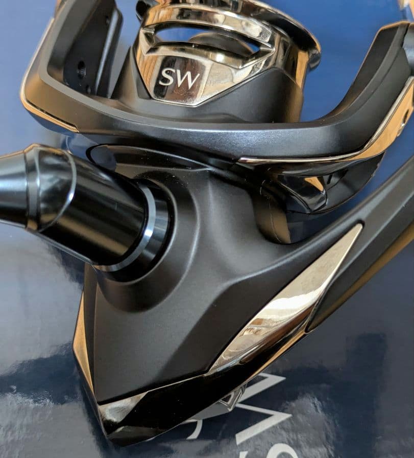 シマノ 20 ストラディックSW 4000HG 本体【新品スプール付き】