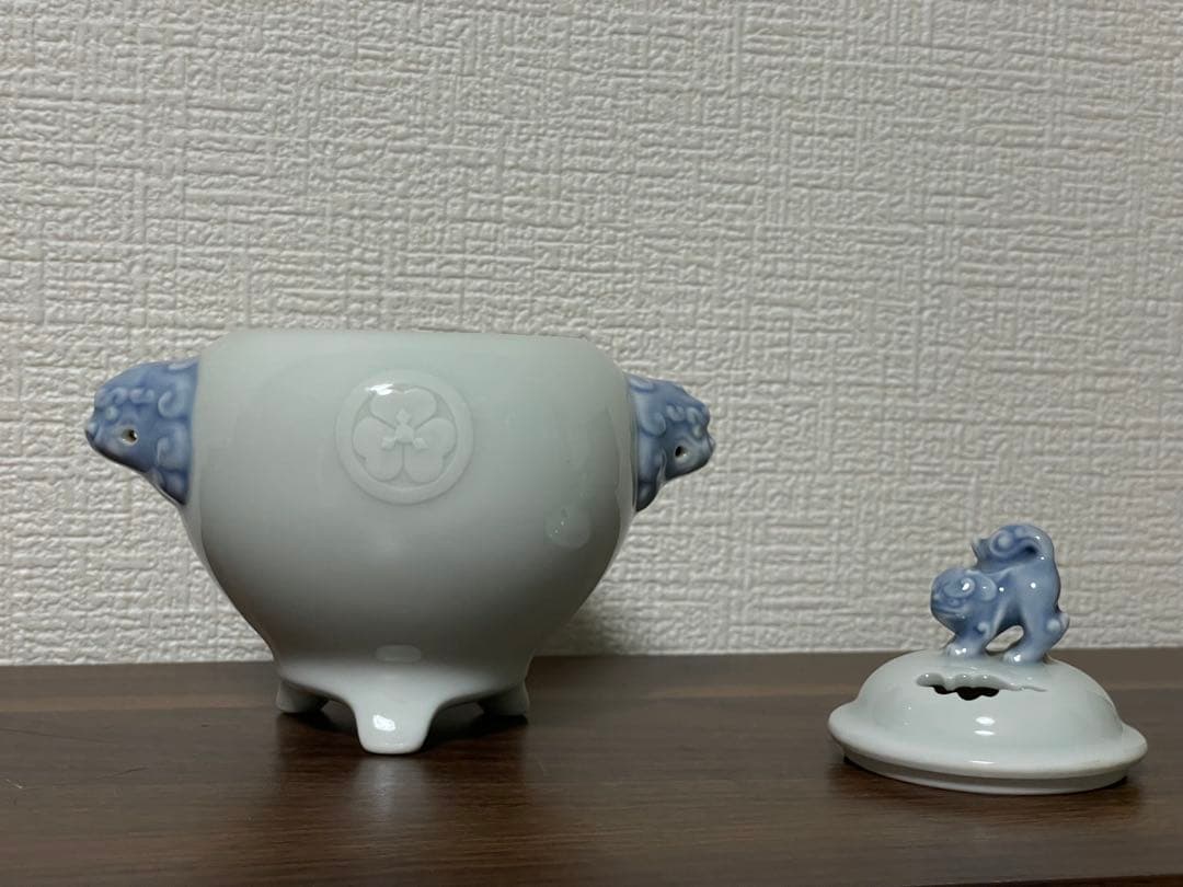 十一代今右衛門 白磁家紋入香炉 獅子摘 共箱付