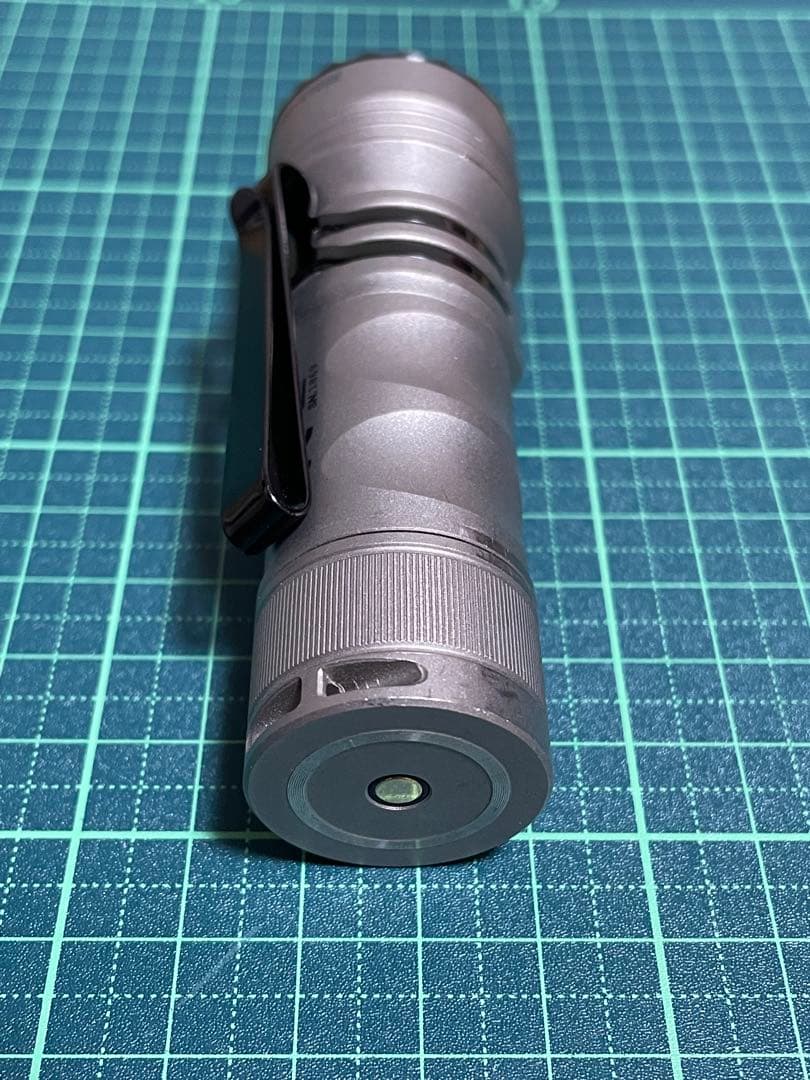 ライト・ランタン Olight Seeker 4 mini Titanium