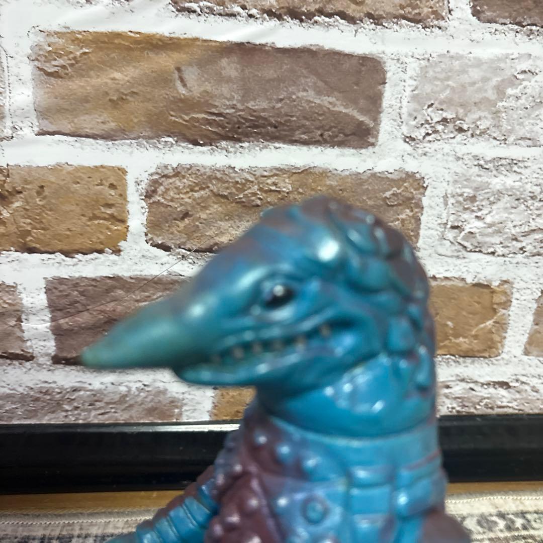 怪獣フィギュア ザラガス　ソフビ