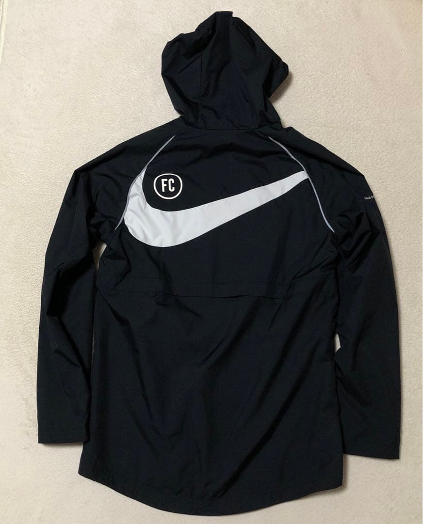 美品　NIKE F.C. ウインドブレーカー　パーカー 完売品　希少　サイズL