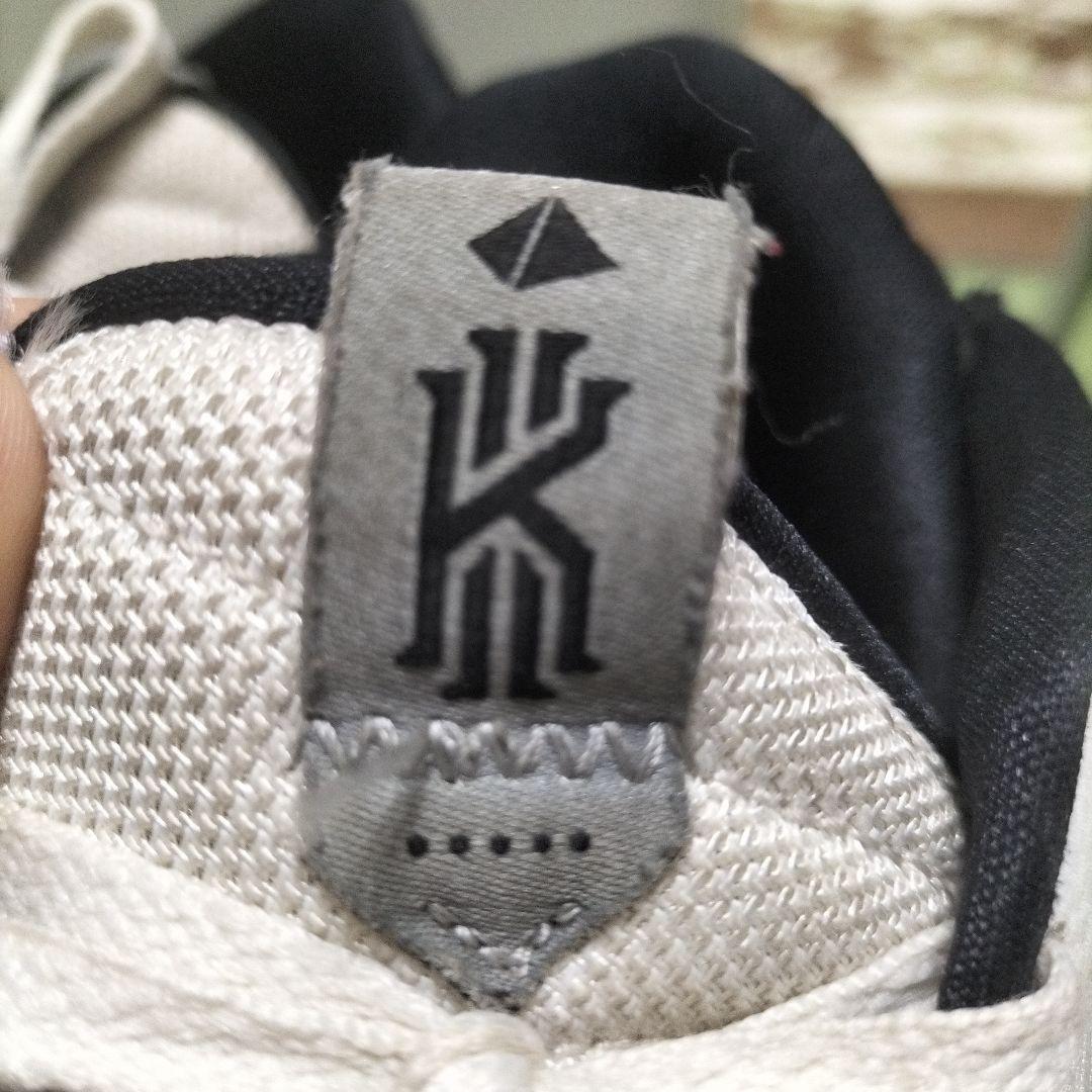 Nike Kyrie 5LOW ホワイト/ブラック