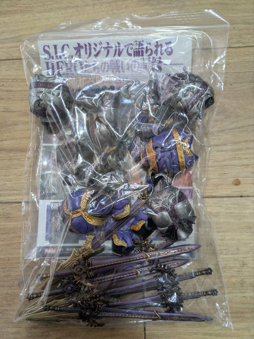 SIC仮面ライダークウガ4体とライジングフォーム オプションセット武器画像あり