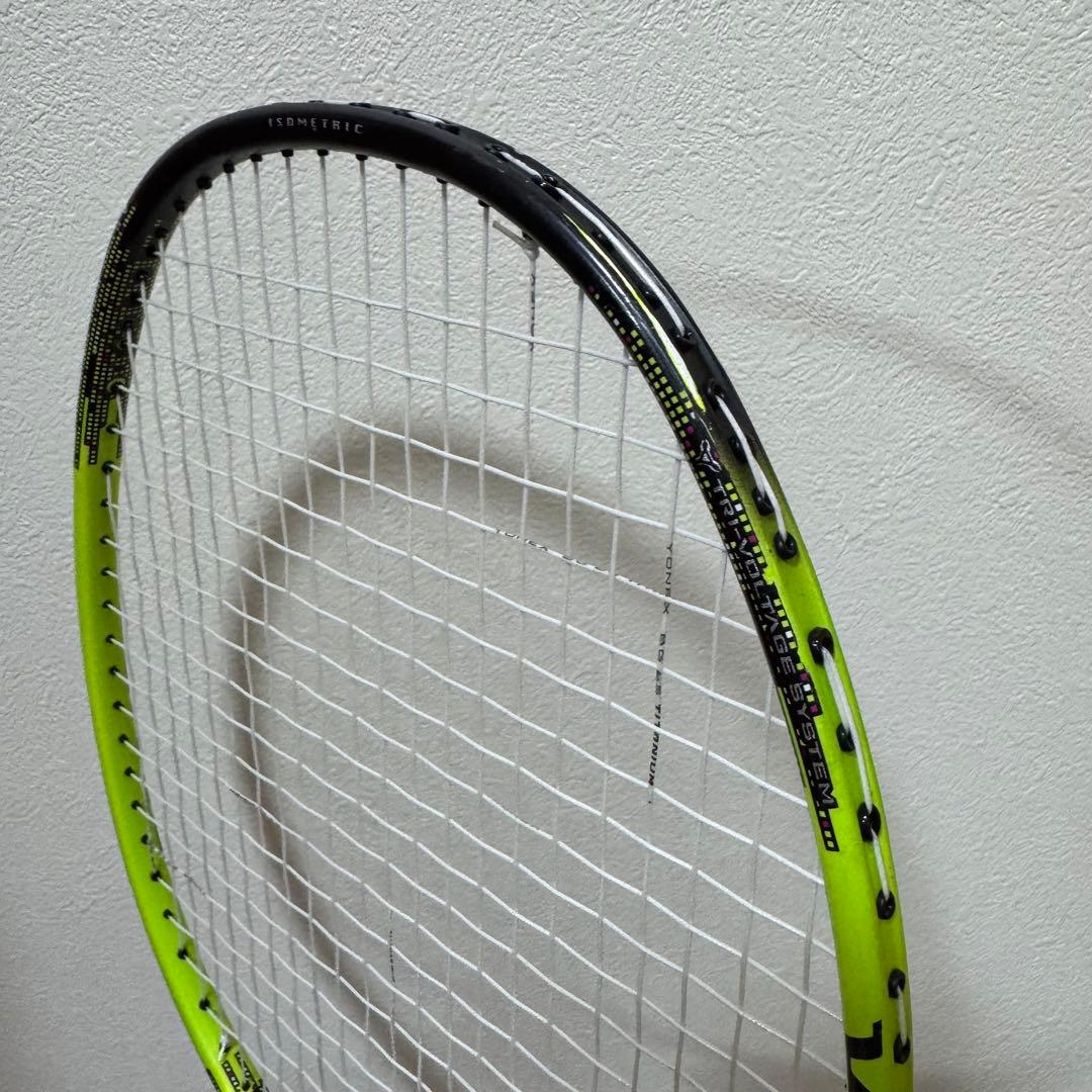 YONEX VOLTRIC 30 バドミントンラケット