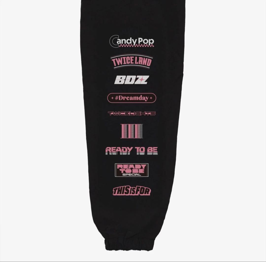 TWICE THIS IS FOR 国立競技場グッズ モモ ウィンドブレーカーM