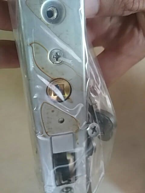 アルファ　サッシ用　向鎌錠　12箱各1個入
