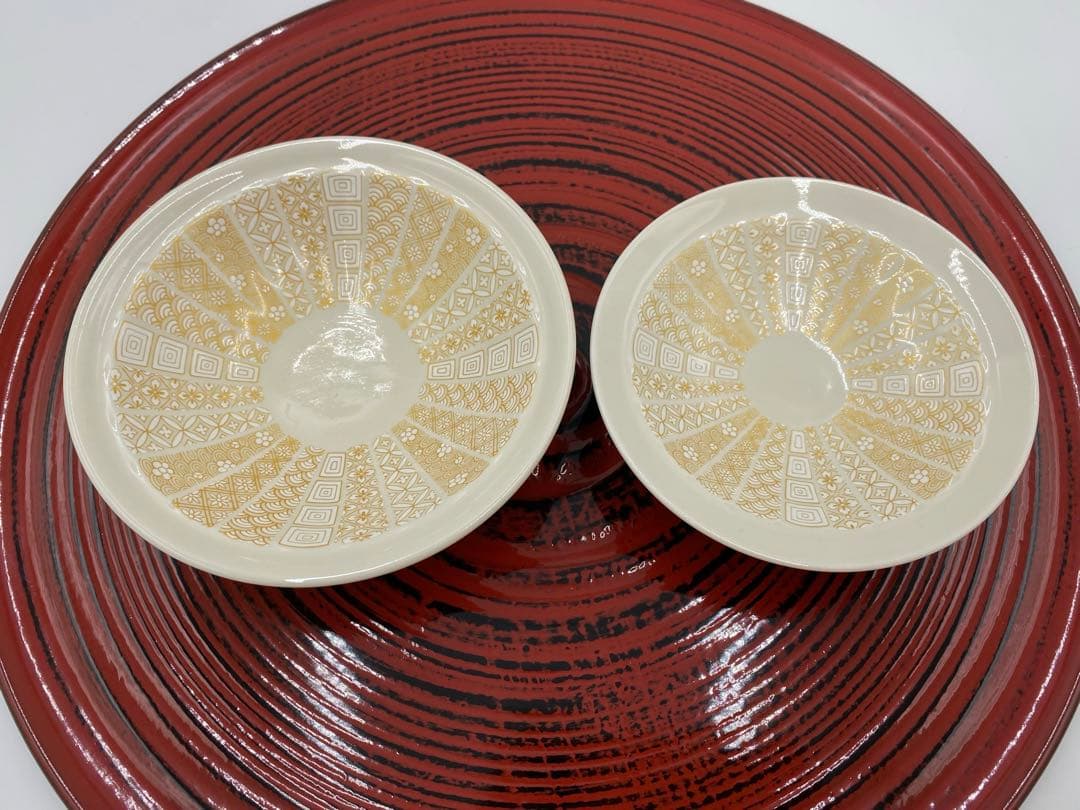 【☆希少なお品☆】【新品】有田焼徳幸窯　錦クリーム釉地紋尽くし浅蓋物