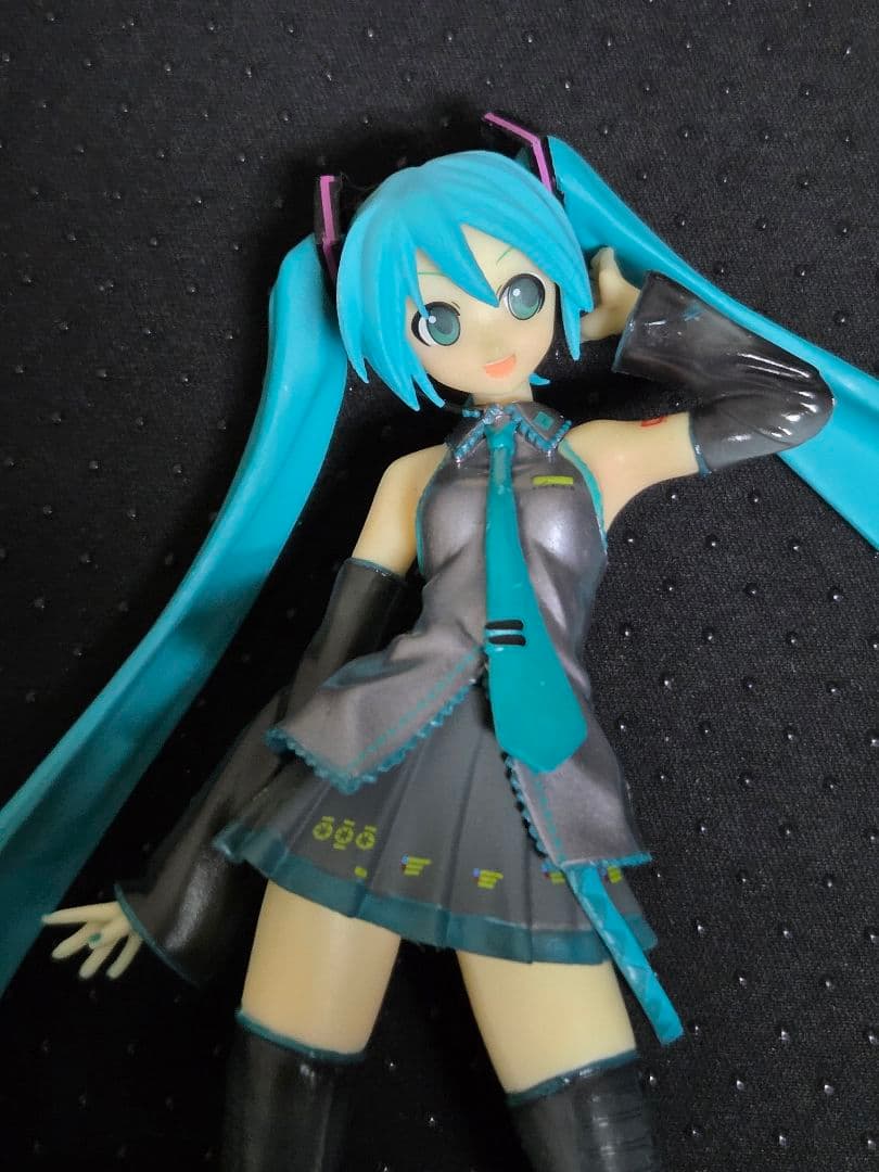 初音ミク 1/8 塗装済みフィギュア