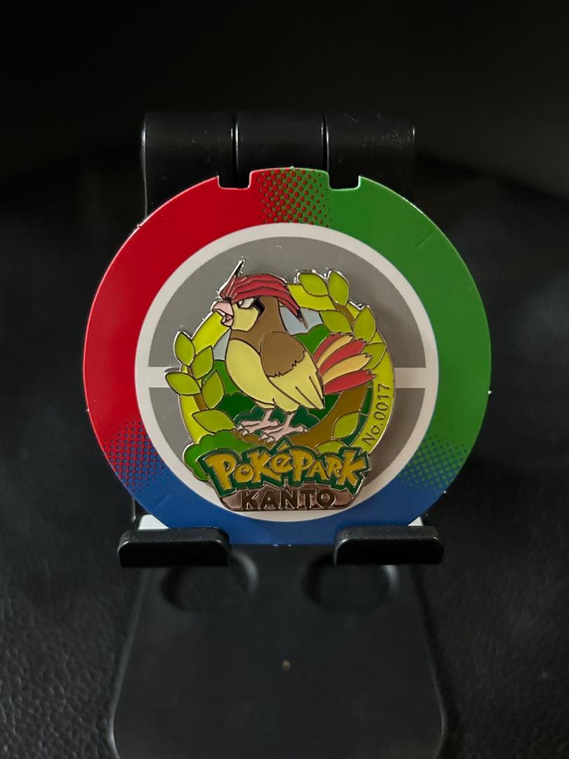 ポケパークカントー ピンズ 8個セット(ボール付き）