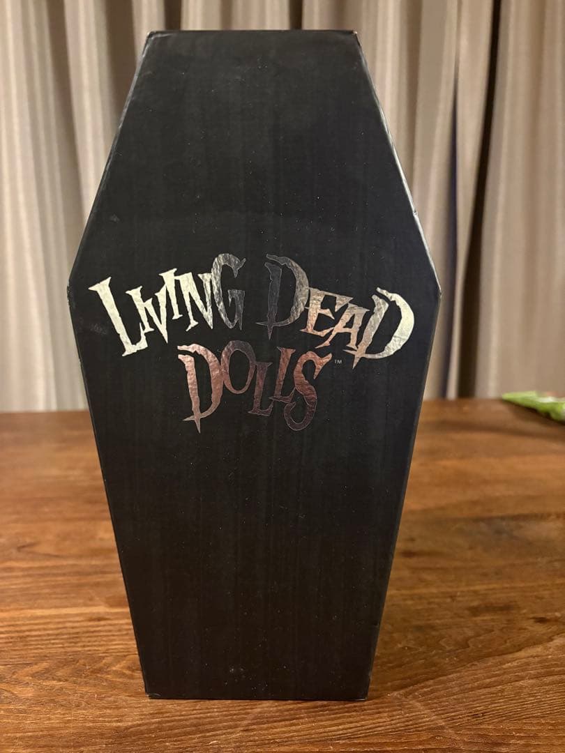 Living Dead Dolls Dawn フィギュア