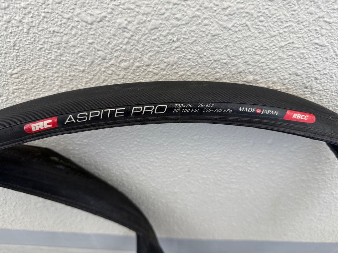 IRC ASPITE PRO 700x28C クリンチャータイヤ2本セット