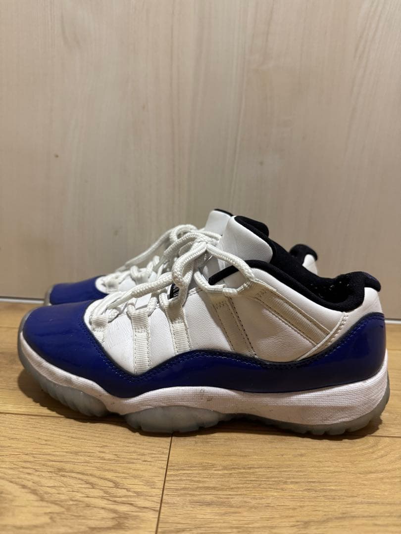 Nike AIR JORDAN 11 LOWブルー×ホワイト