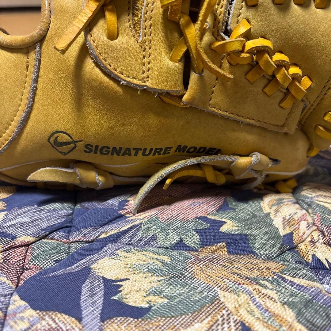 Nike 軟式グローブ SIGNATURE MODEL