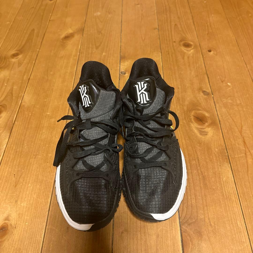 Nike Kyrie low 3 カイリー
