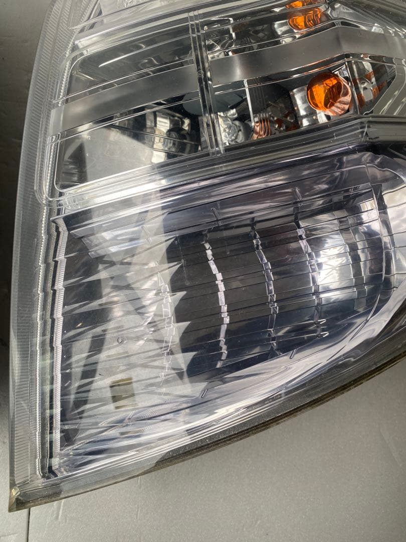 ホンダ フィット ハイブリッド GP1 純正 テールランプ 左右セット LED