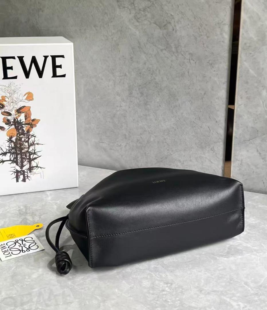 LOEWE ブラックレザートートバッグ