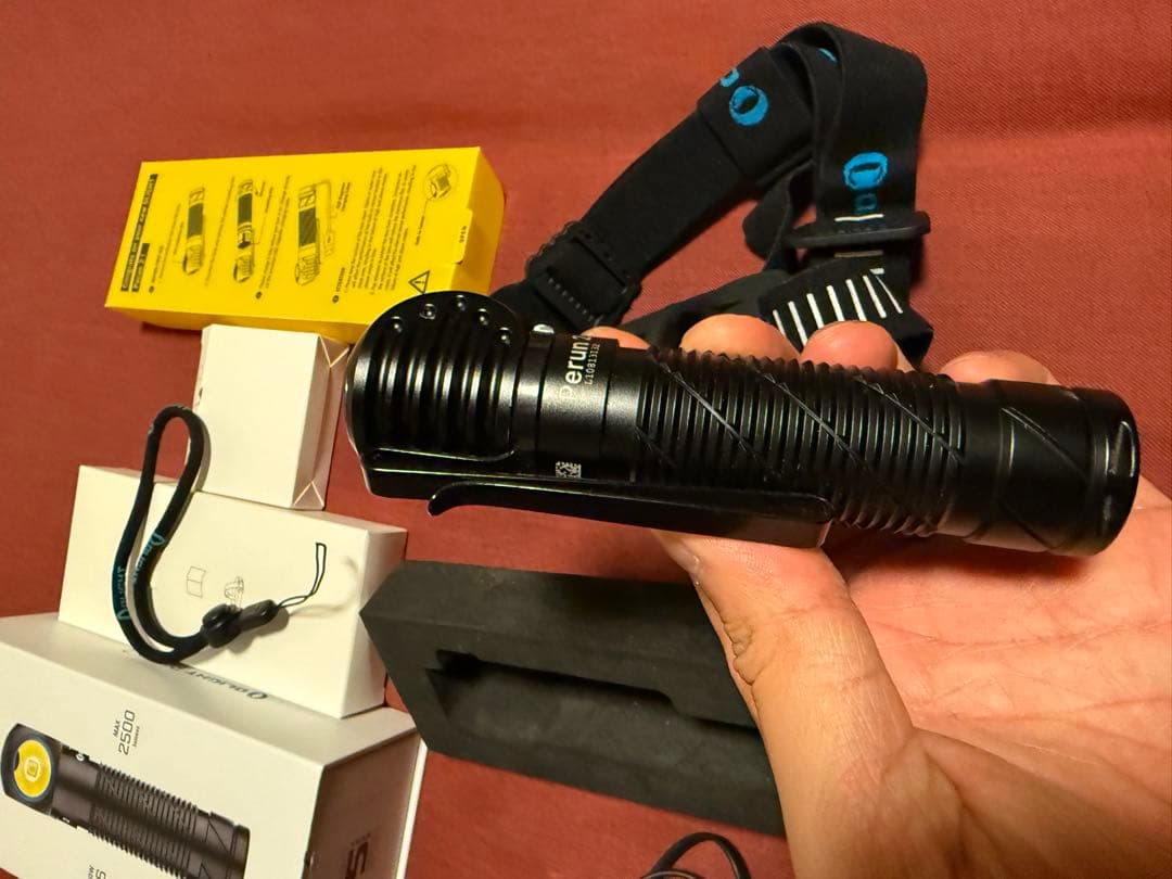 Olight Perun 2 ヘッドライト