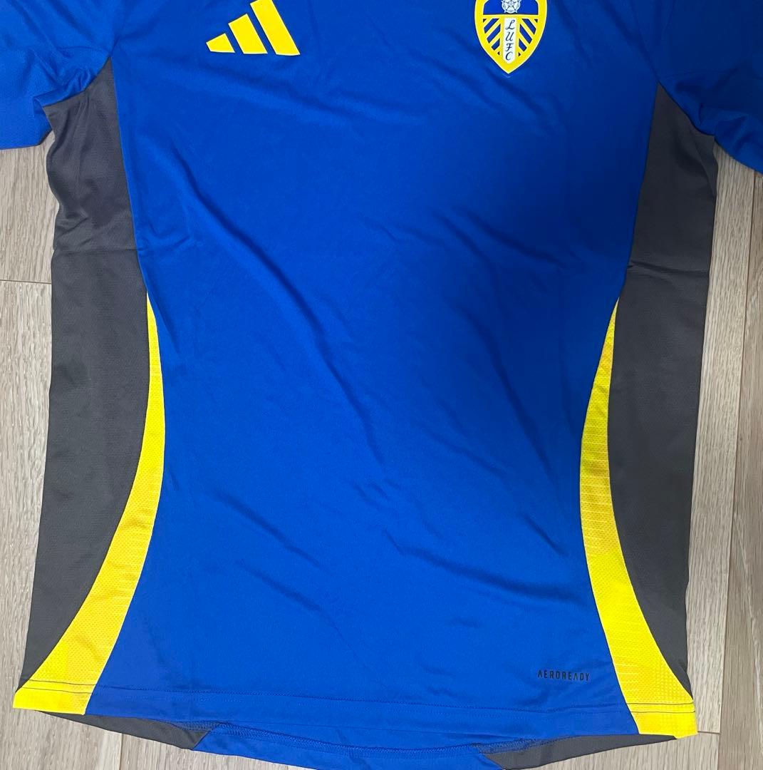 adidas リーズユナイテッド　サッカー　トレーニングシャツ　プラシャツ　新品