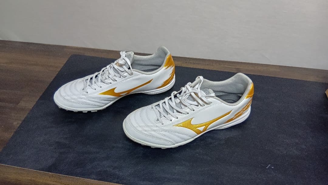 Mizuno Morelia Neo II フットサルシューズ