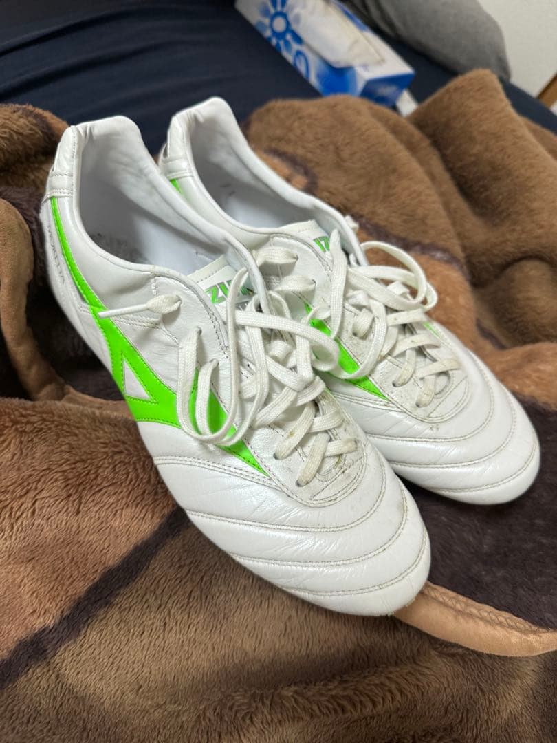 ミズノモレリアサッカースパイク27.5cm値下げ可能
