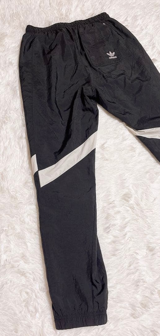 adidas Rekive ナイロントラックパンツ アディダス