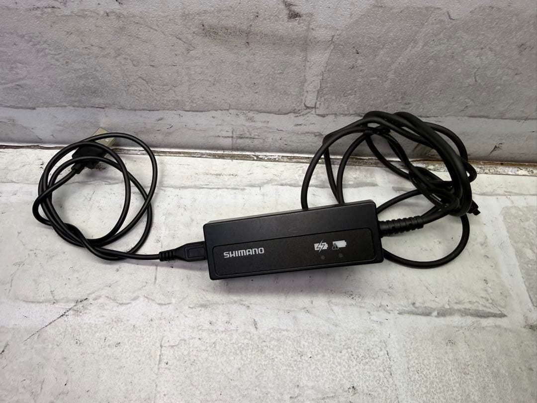 SM-BCR2 シマノ　di2 バッテリーチャージャー　充電器
