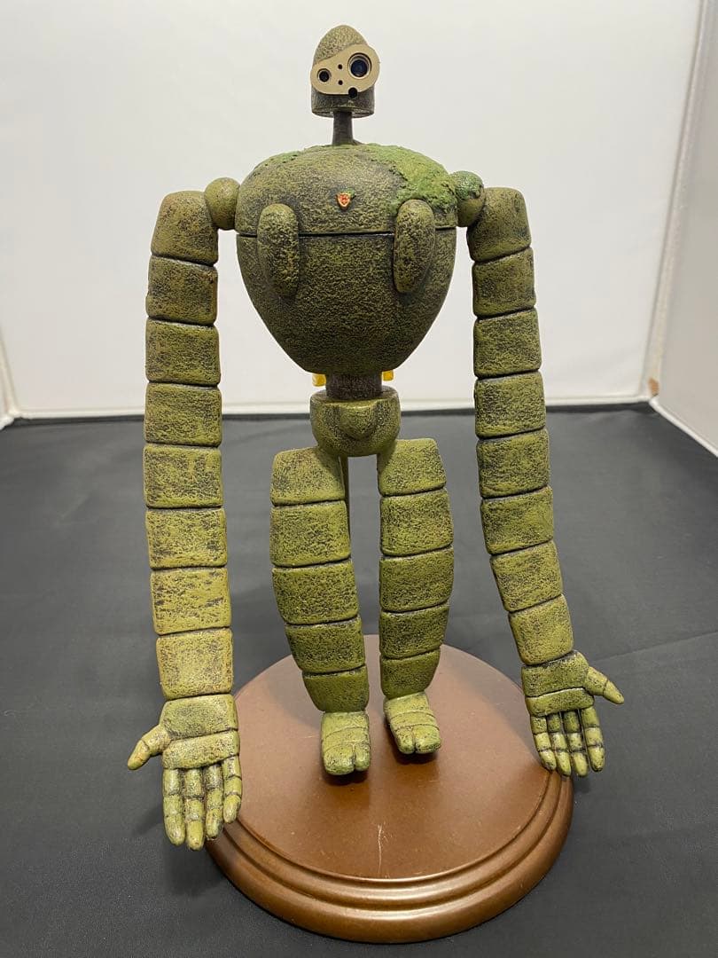 [希少品]天空の城ラピュタロボット兵　「庭園 バージョン」フィギュア+♪テト付き