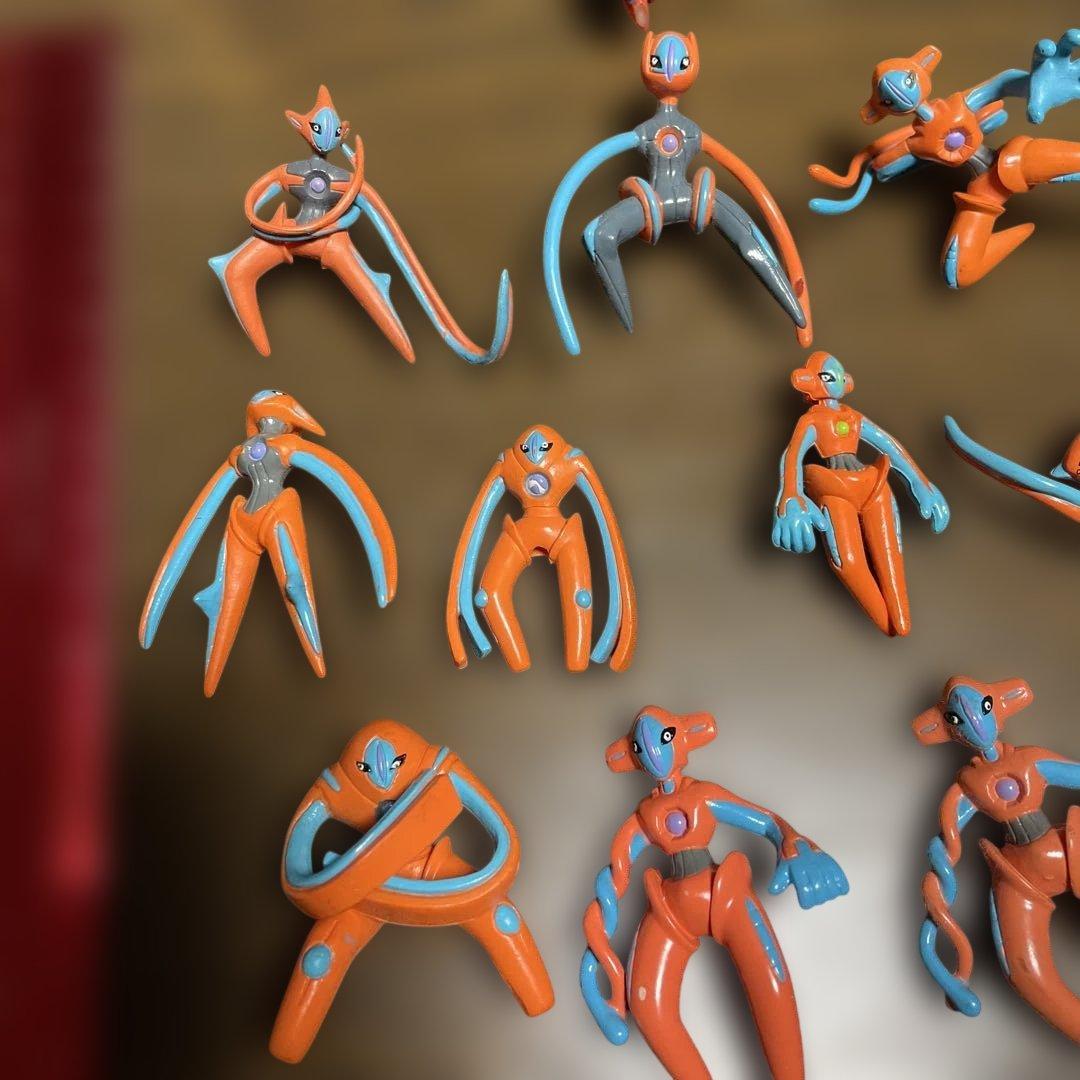 ポケモン　デオキシス　ミニフィギュア