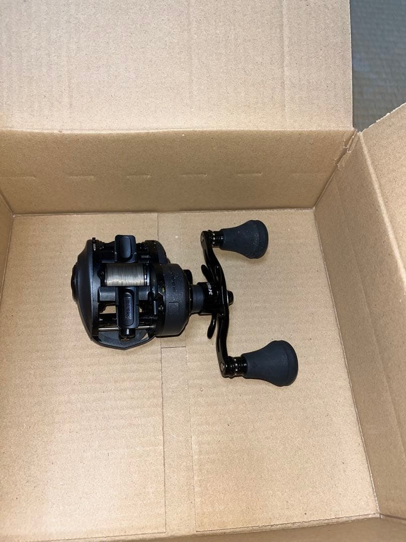 Abu Garcla REVO BEASTレボ　ビースト40-HS ライン付き