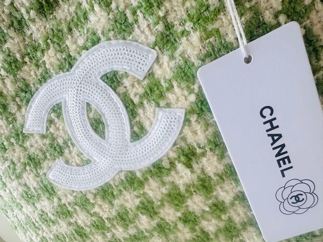 CHANEL グリーンツイードトートバッグ　ノベルティ緑白　スパンコール