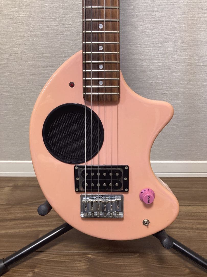 超美品 FERNANDES ZO-3 ピンク USBアダプター付き 弦新品