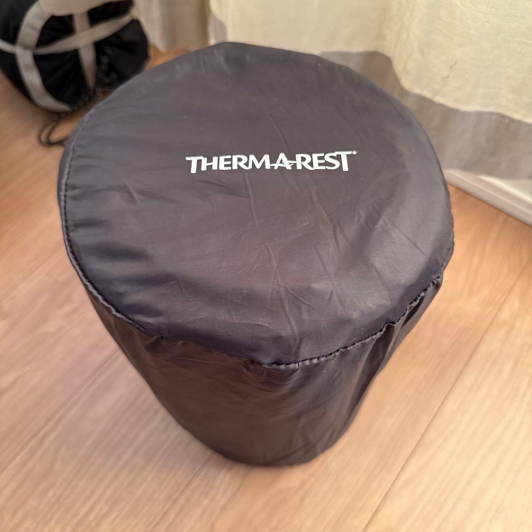 ② THERMAREST TRAIL SCOUT LARGE スリーピングマット