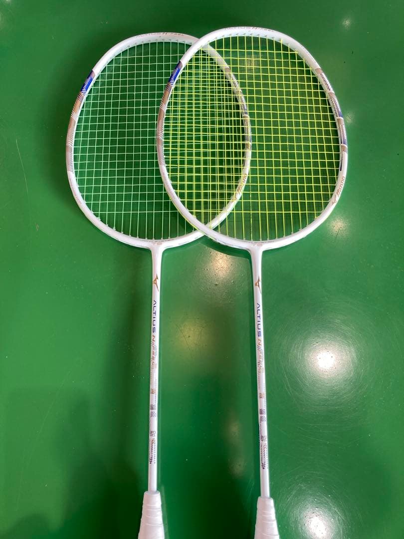 ミズノバドミントンラケット アルティウス N-FEEL ALTIUS 2本超美品