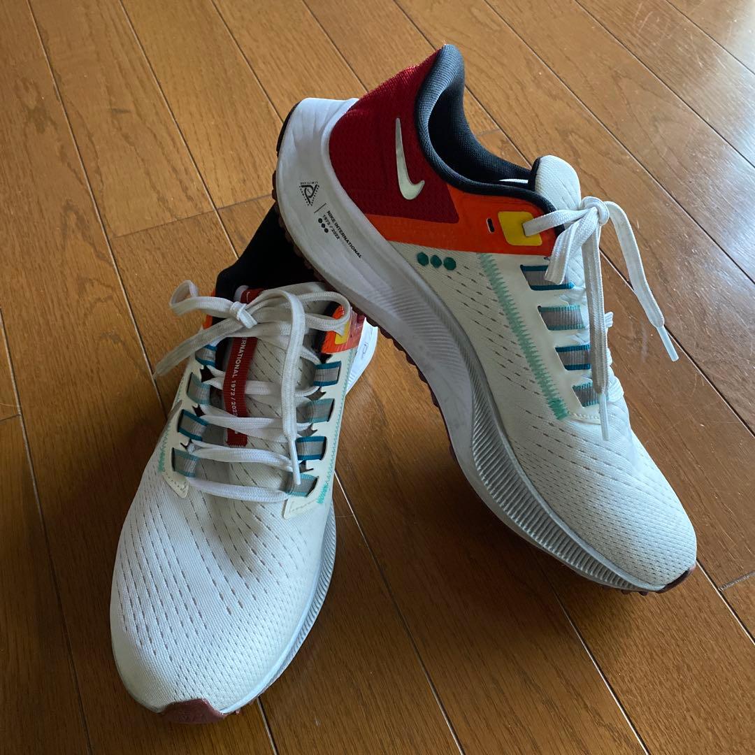 Nike インターナショナル ランニングシューズ ホワイト/レッド/グリーン