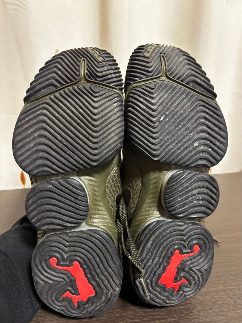 ナイキ バスケットボール レブロン 16 LOW