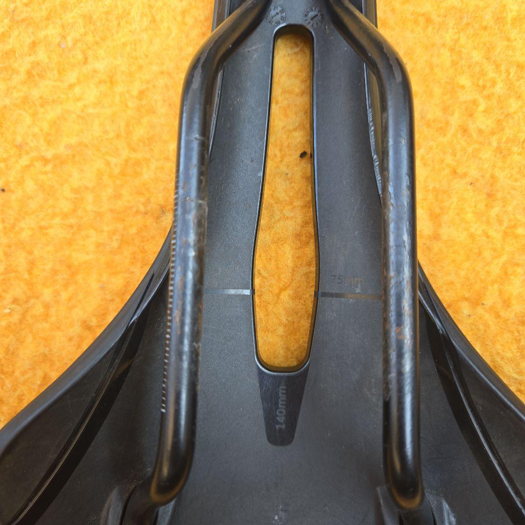 パーツ Fizik VENTO ANTARES R5 140mm