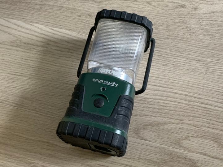 LAYOVAC USA LEDランタン 節電モード最長15日の高耐久 充電池OK