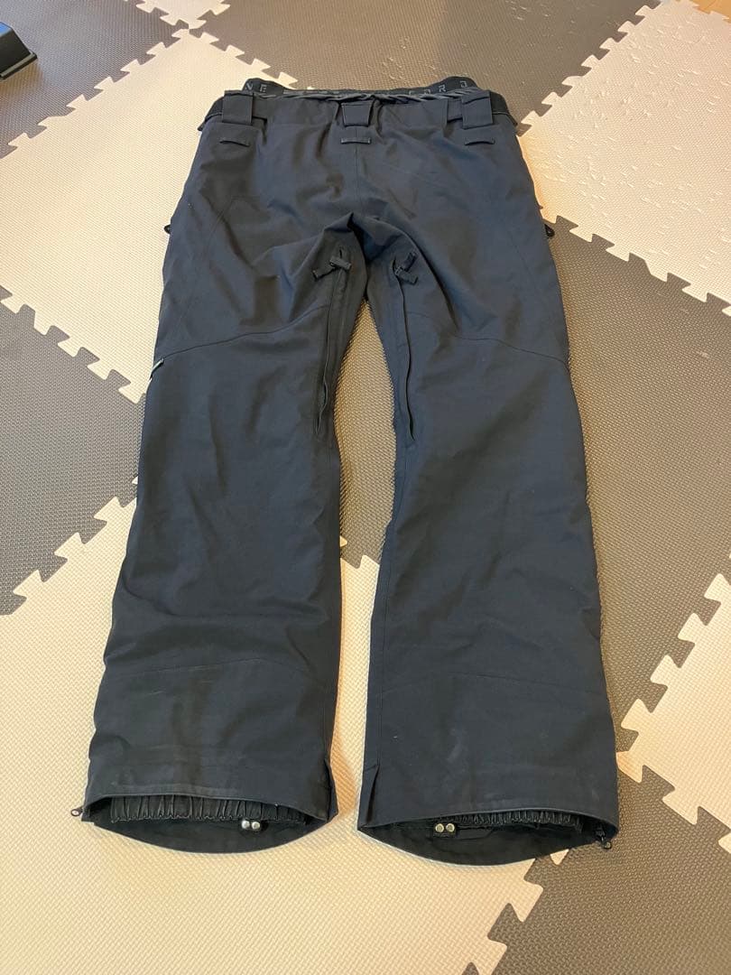241 GORE-TEX ブラック スノーボードパンツ TWO FOR ONE