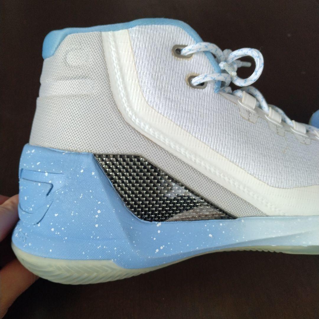 UNDER ARMOUR カリー3　Birthday海外限定モデル
