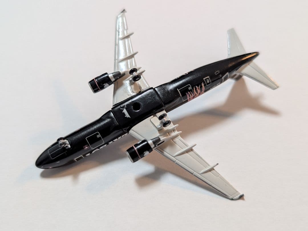 航空機・ヘリコプター AIRBUS A320-200 PLAYBOY SE-XCY 1:400
