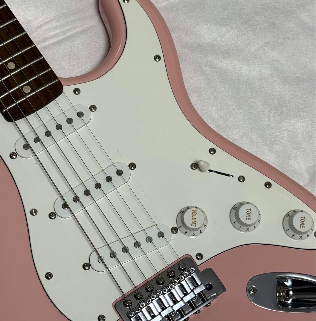 Squier ストラトキャスター ピンク ギターケース付き