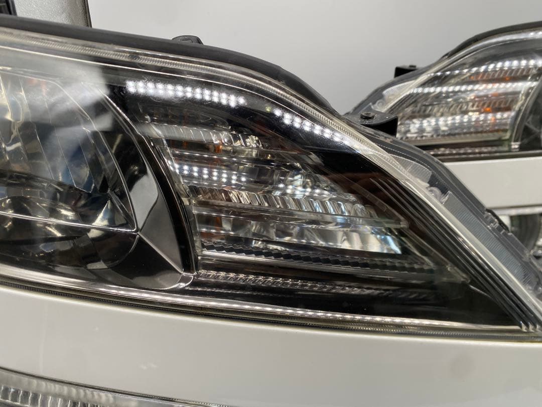 トヨタ ヴェルファイア 20系 純正 HID ヘッドライト左右セット バラスト付