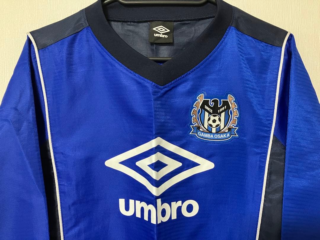 美品Umbro Gamba Osaka ピステ 上下　青