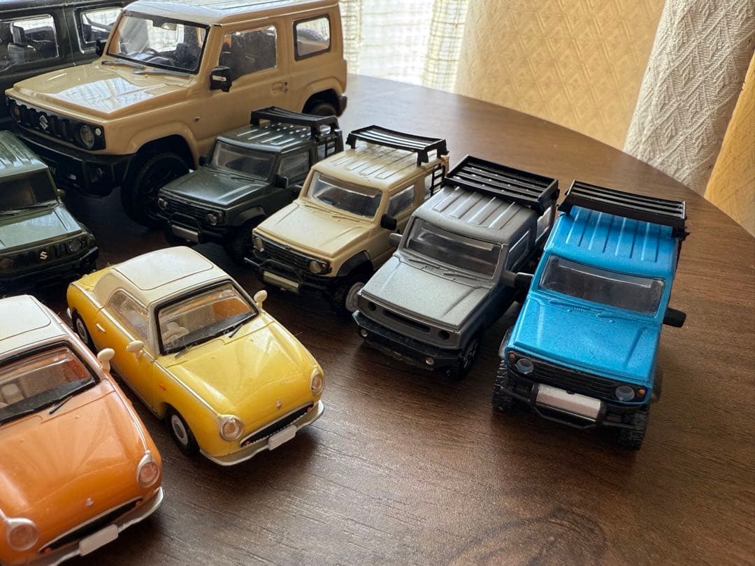 スズキ ジムニー シエラ　おもちゃ　ミニカー　プラモデル　ガチャ　ハイラックス