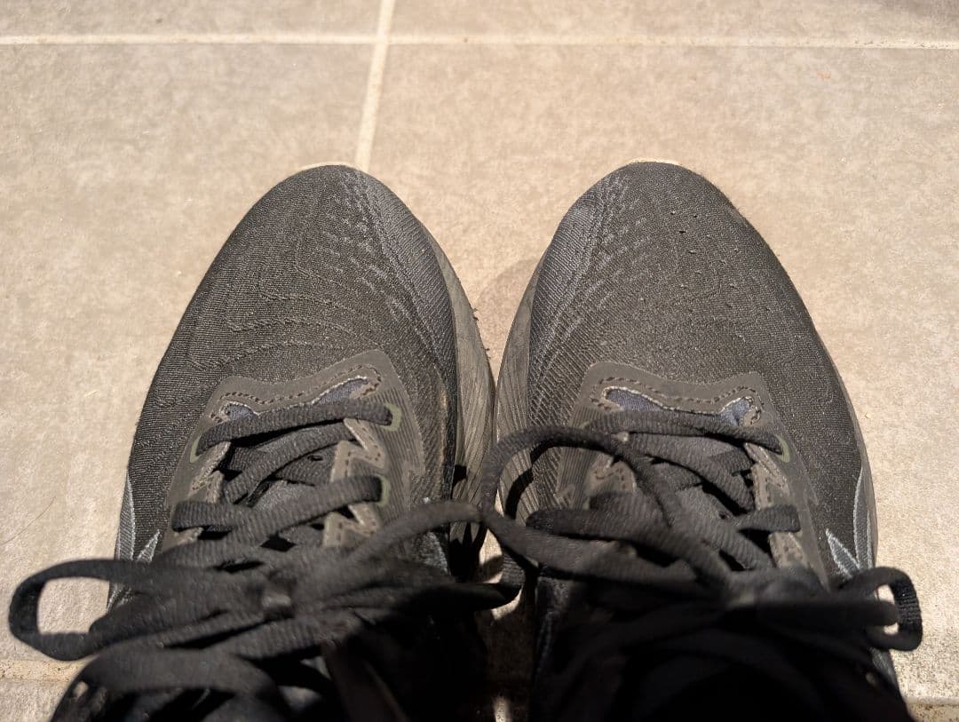 アシックス　asics　ブラック　NOVABLAST 4　27.5cm wide