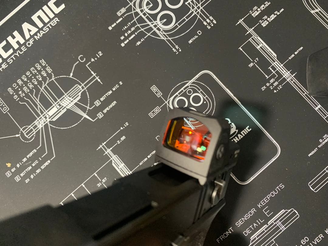 r*o様 東京マルイ Glock 18C ガスブロガン 9x19 光学サイト搭載