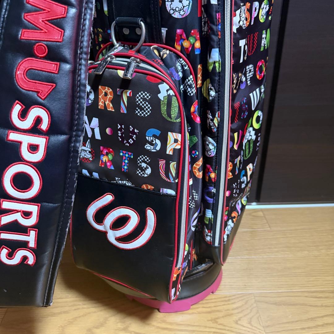 M・U SPORTS　MUスポーツ キャディバッグ ゴルフバッグ 総柄 ブラック