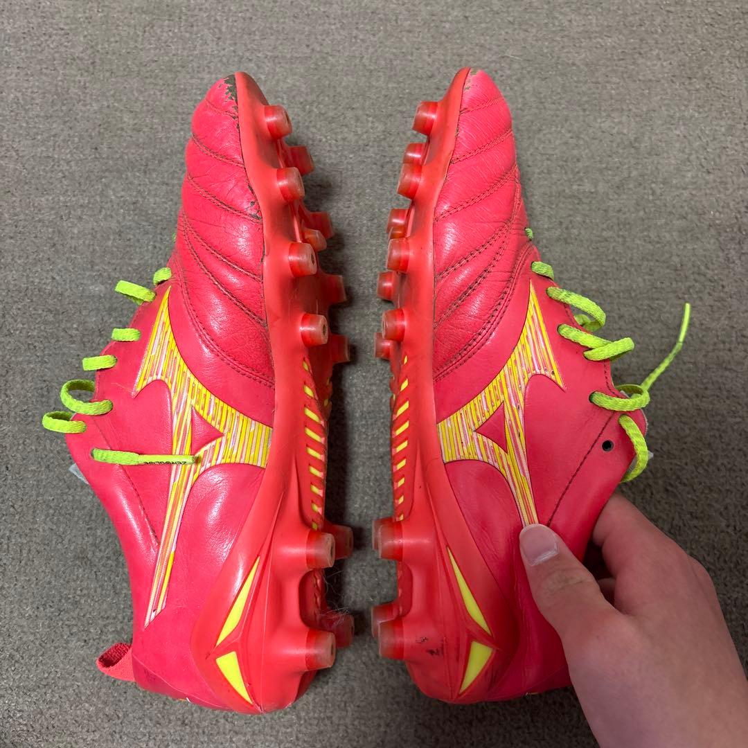 MIZUNOモレリアネオ4限定色