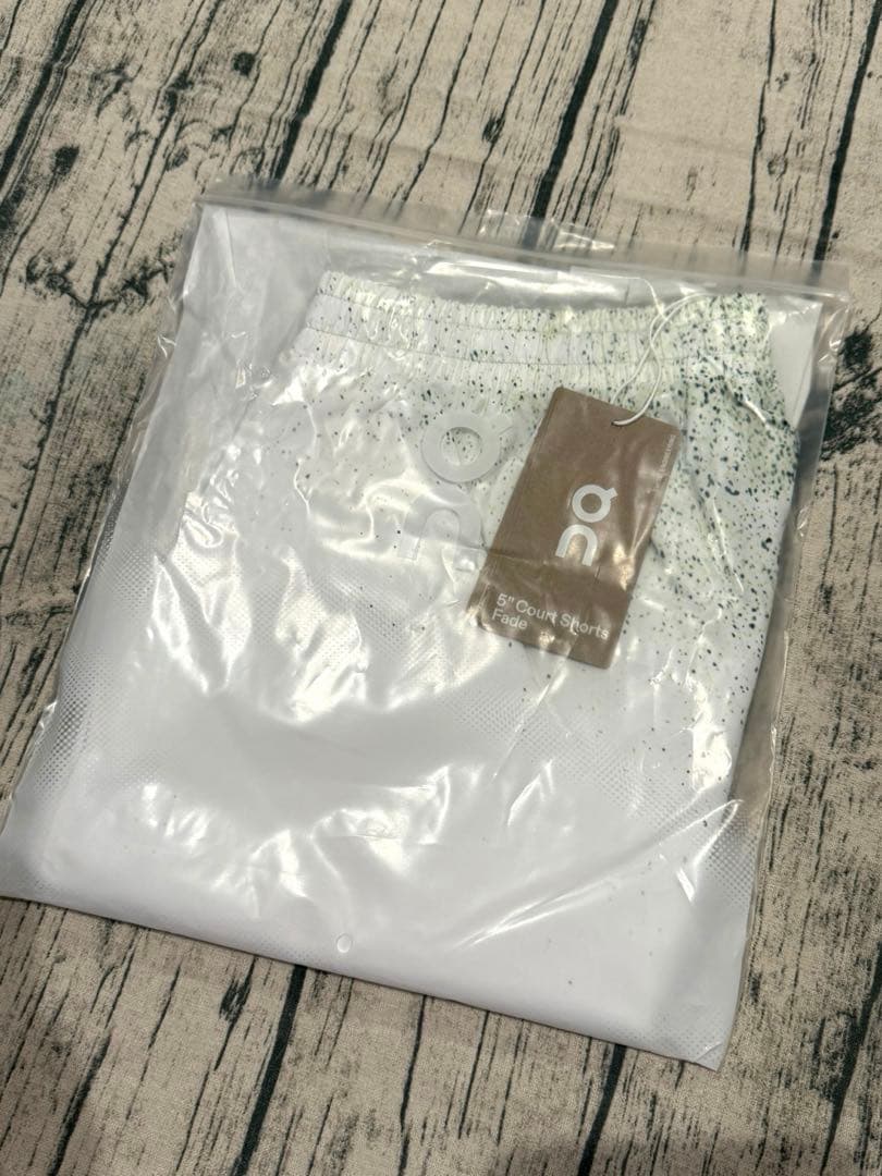 【未使用】on オンCourt shorts MINERAL / WHITE S