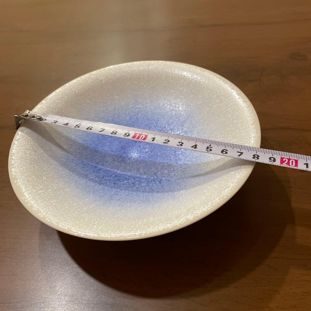 有田焼　高級な割烹皿　青と白のグラデーション皿
